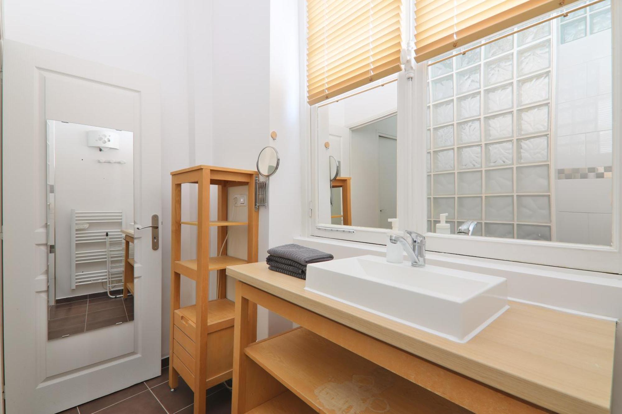 Appartement Quartier Place Des Vosges Париж Екстериор снимка